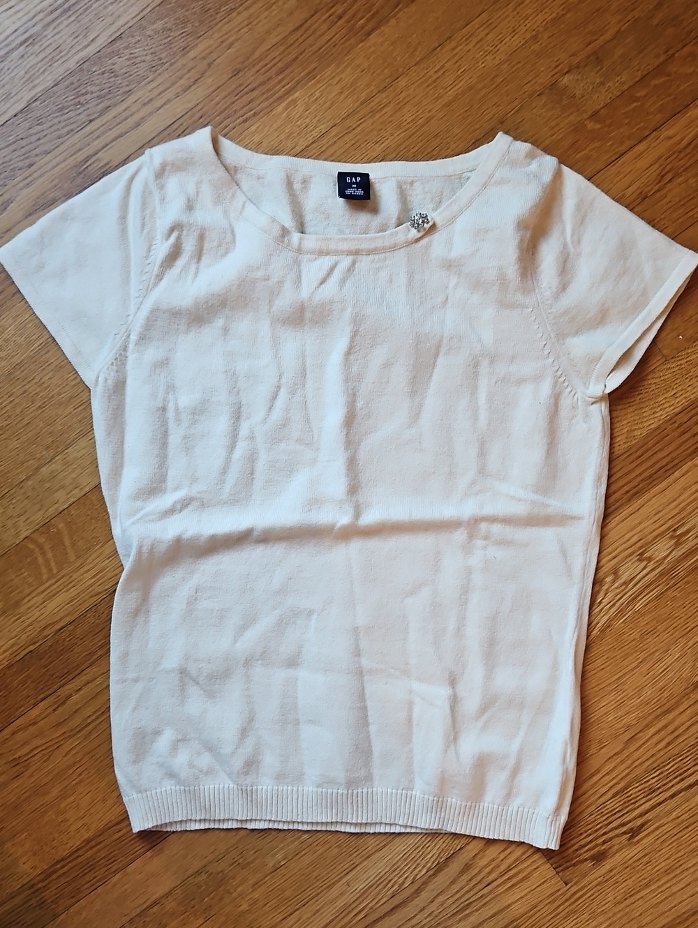 GAP Cream Short-Sleeve Tee with Subtle Scoop Neck
